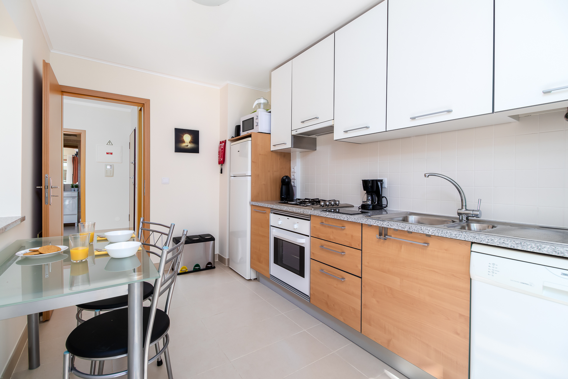 IMG_0428-Edit.jpg - Apartment Kitchen