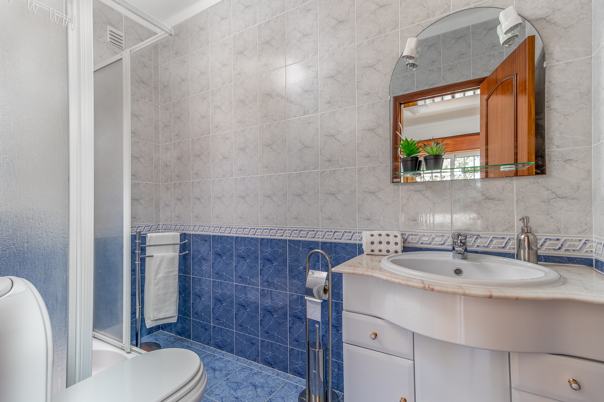 IMG_7532-Edit.jpg - Bathroom