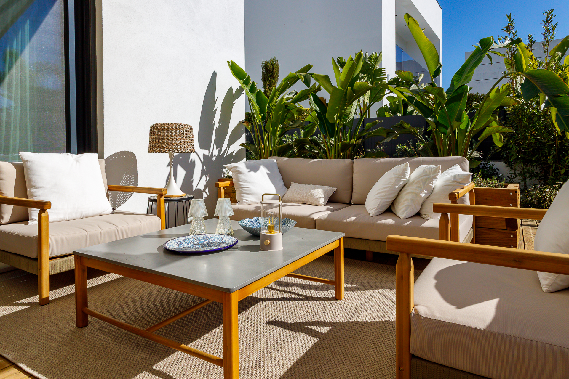 L71A2338.jpg - Outside Garden Feature
