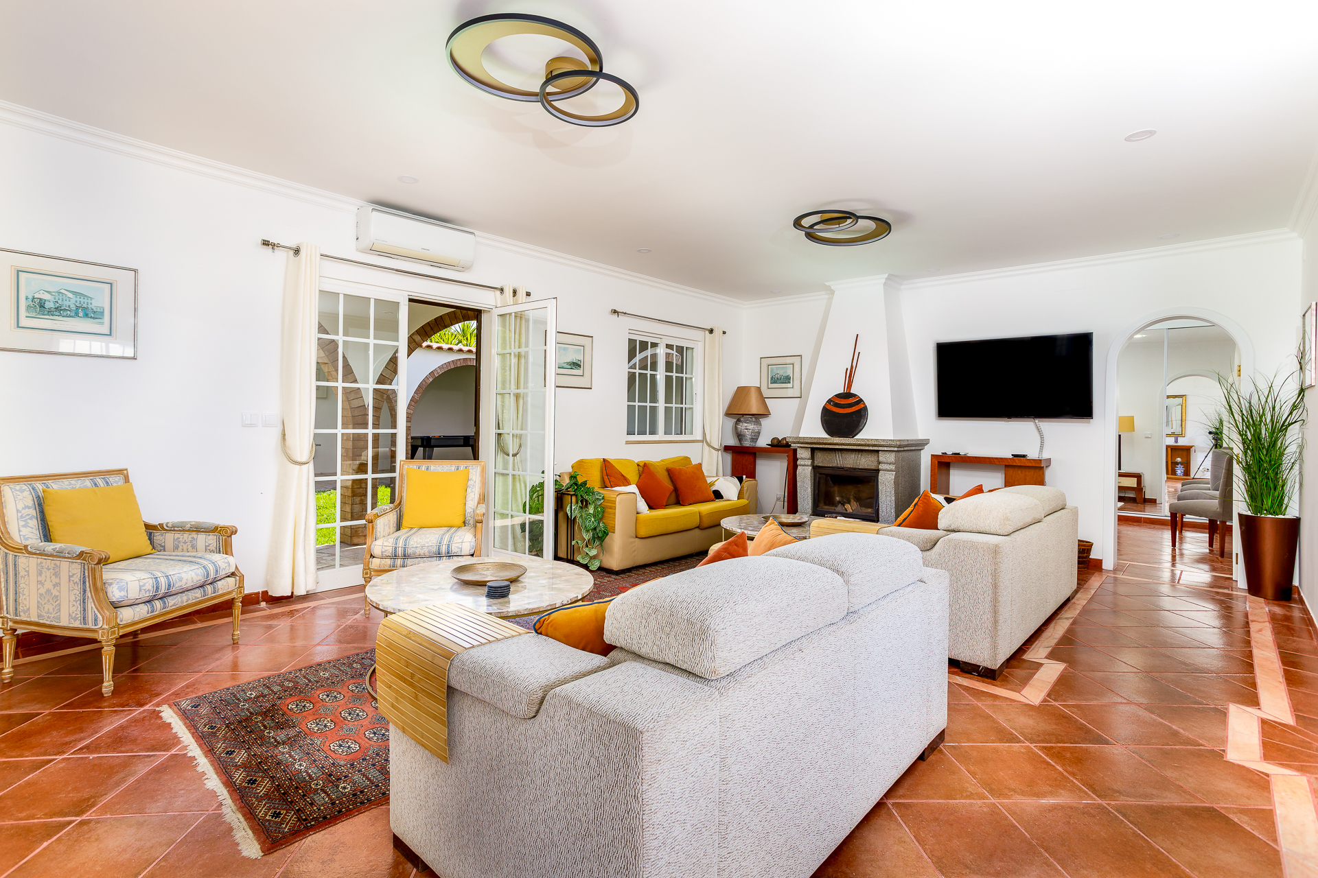 L71A3227-Edit.jpg - Lounge