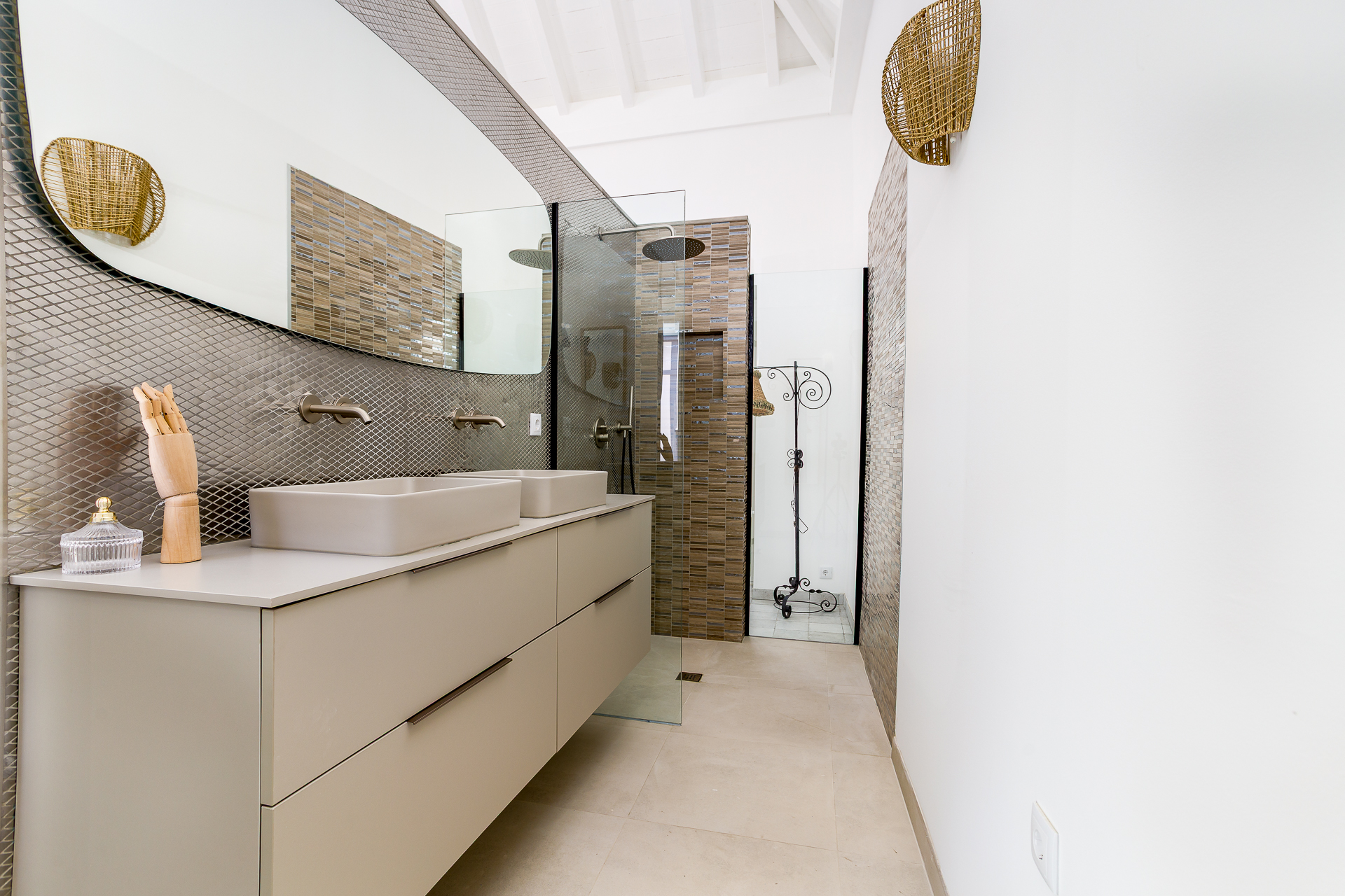 L71A3605-Edit.jpg - Bathroom