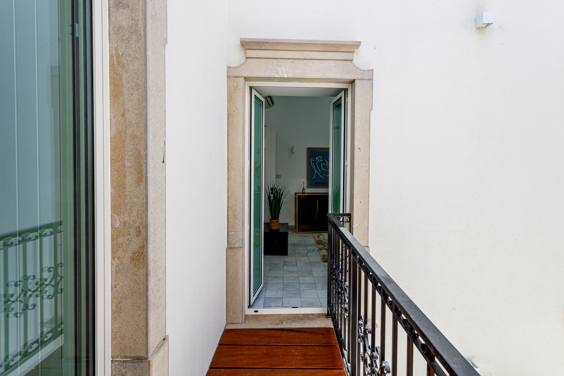 L71A3743.jpg - Outside Terrace Door